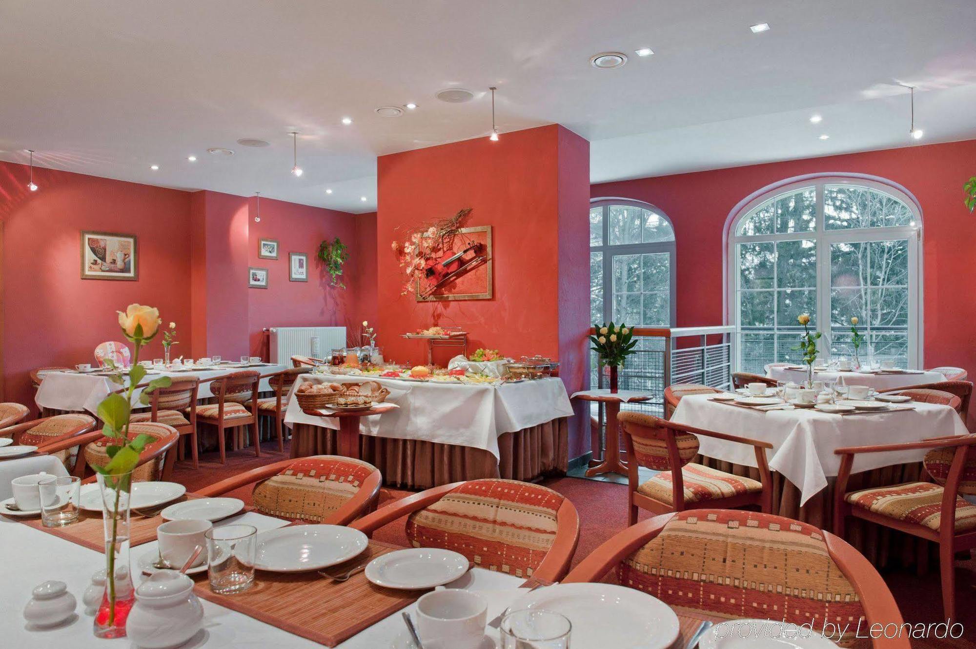 Hotel Vivaldi คาร์ปัตซ์ ภายนอก รูปภาพ